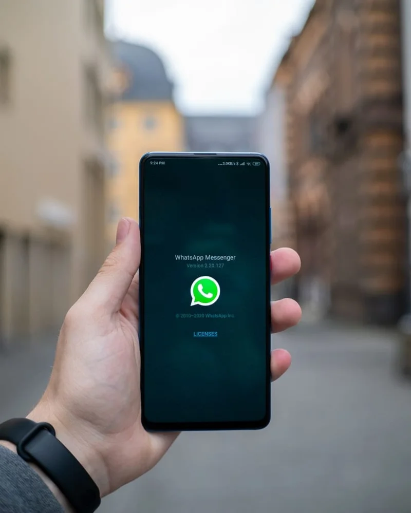 Spuštění skupiny WhatsApp a import kontaktů