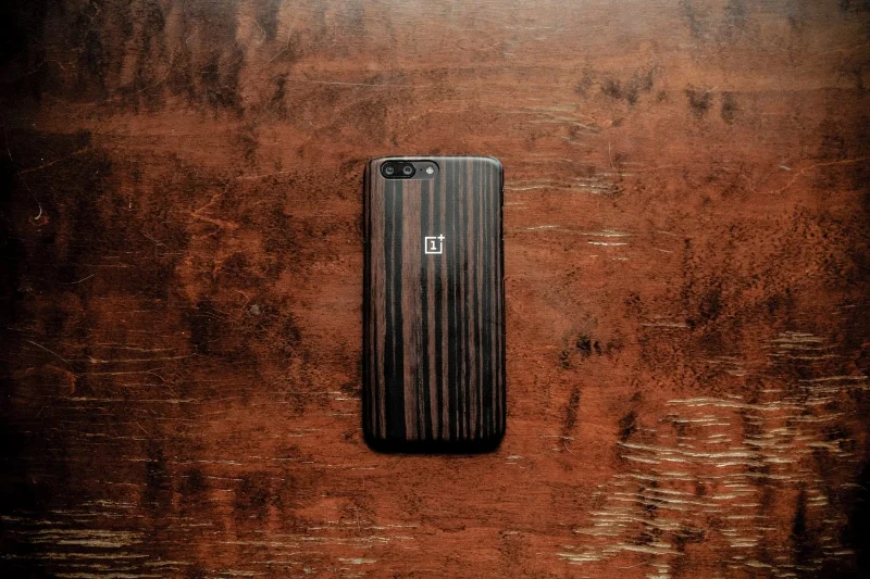 Počáteční recenze a reakce OnePlus 8 Pro