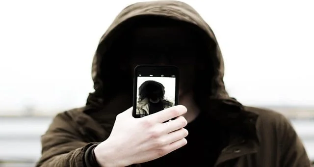Телефон с Android позволява само обаждания от контакти