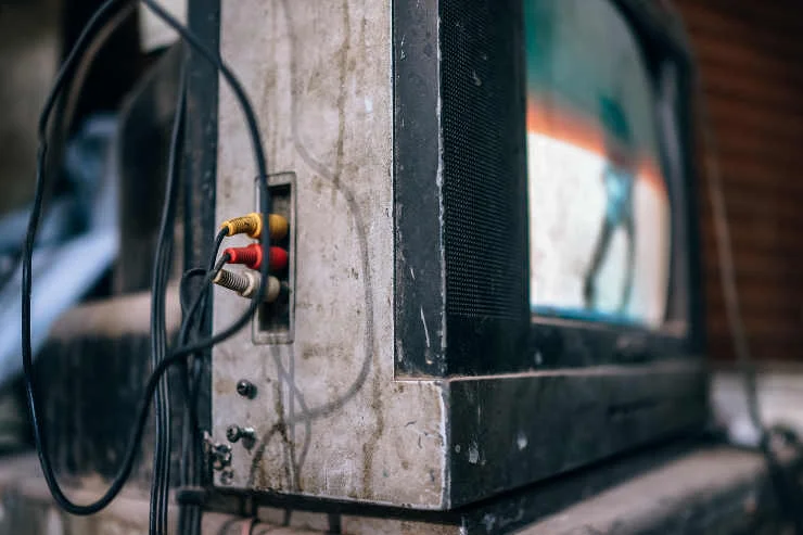 Hvernig á að tengja Apple TV við gamalt hliðrænt sjónvarp