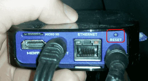 Hvernig á að endurstilla harða og mjúka Roku