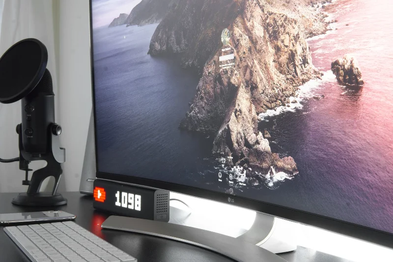 Vyplatí se zakřivený monitor?