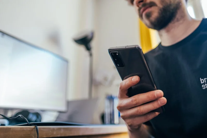 Управление на настройките за уведомяване в Samsung Galaxy S20