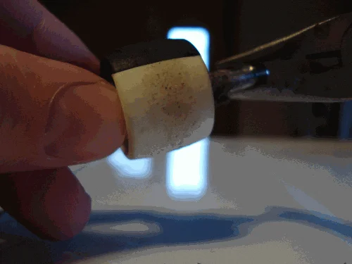 Roomba se zastaví, přilepí a otočí se