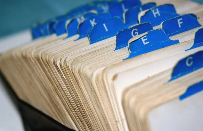 Kako odstraniti podvojene stike v kateri koli napravi Android