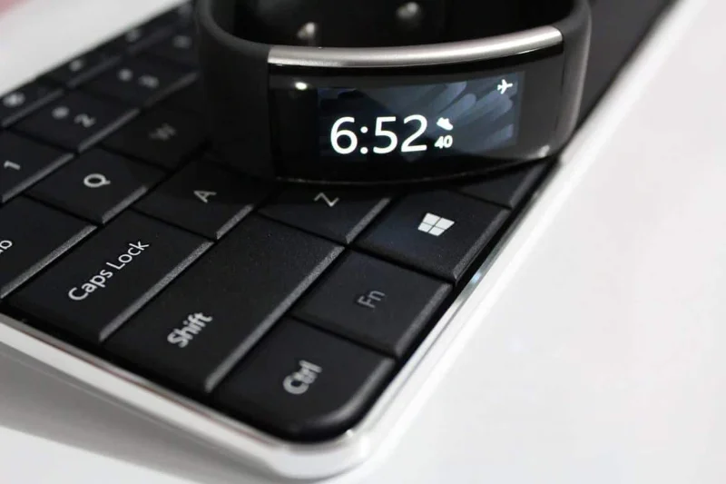 Så här använder du dina Band 2-musikkontroller med Bluetooth-hörlurar