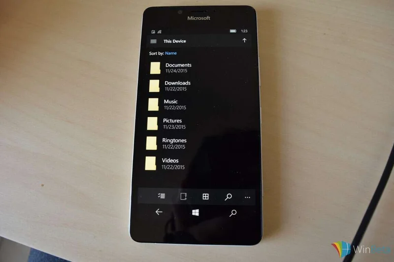 Dyk in i filutforskaren på Windows 10 Mobile med Lumia 950