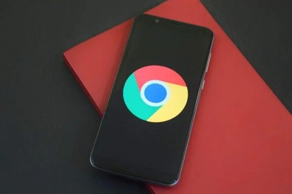 A po vret Google Chrome bllokuesit e reklamave?