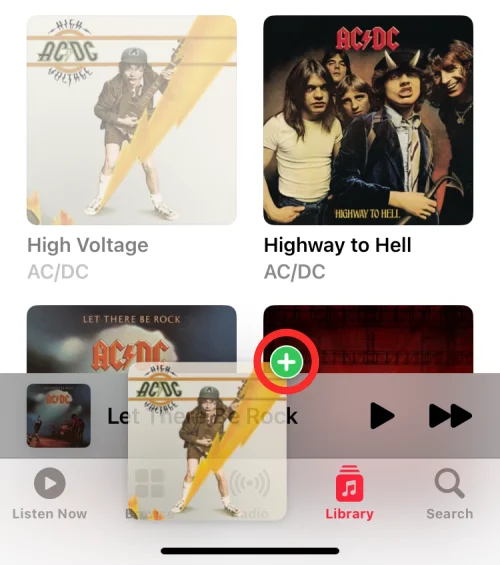 Slik legger du til sanger for å spille neste øyeblikkelig i Apple Music på iPhone