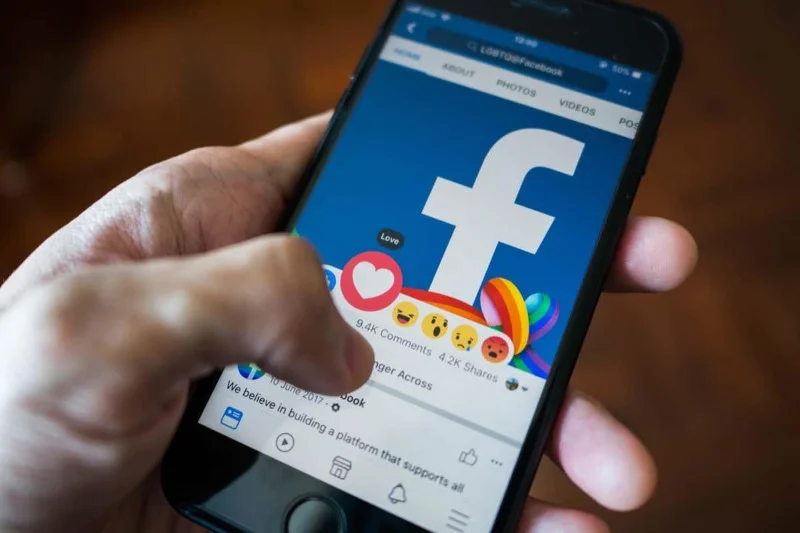 Как да поискате препоръки във Facebook