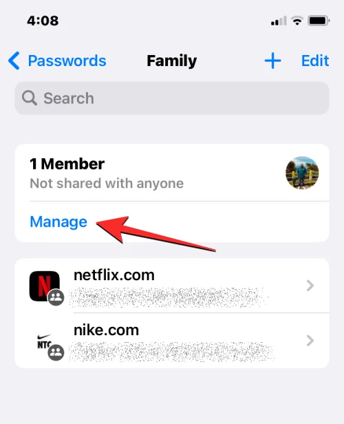 A jelszavak biztonságos megosztása a családdal az iPhone készüléken iOS 17 rendszeren