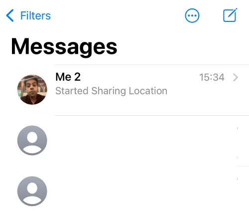 Hvordan dele posisjon og administrere den ved hjelp av meldinger på iOS 17