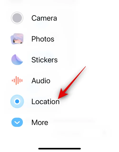 Hvordan dele posisjon og administrere den ved hjelp av meldinger på iOS 17