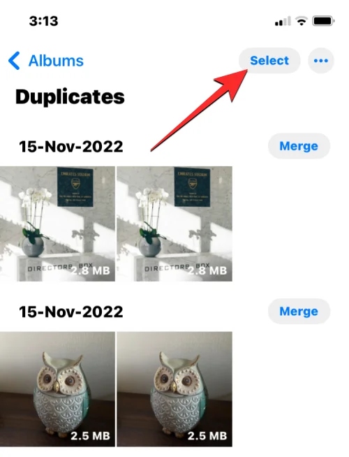 Az ismétlődő fényképek egyesítése iPhone-on