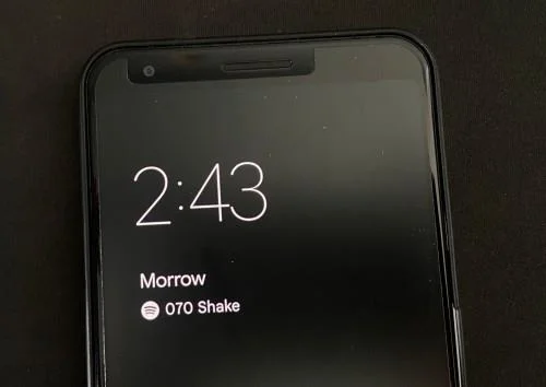 Android 12: Jak změnit hodiny uzamčení obrazovky