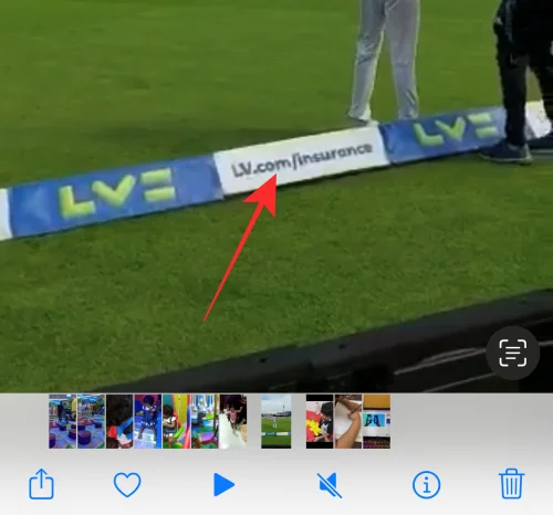 Hur man öppnar länkar från en video på iPhone på iOS 16