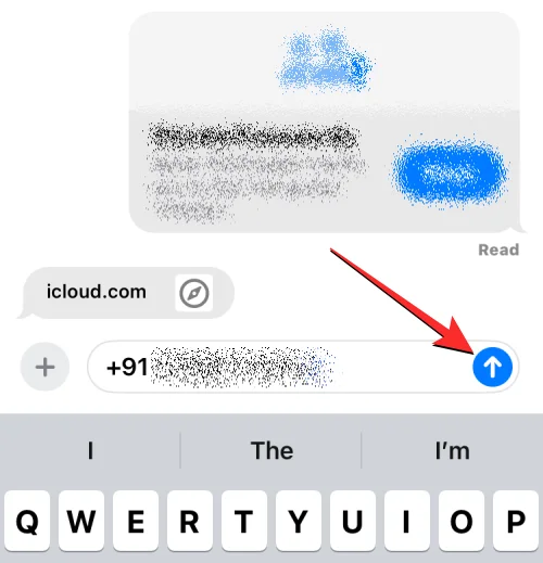 Névjegyek és jelszavak beszúrása közvetlenül az üzenetekbe az iPhone készüléken iOS 17 rendszeren