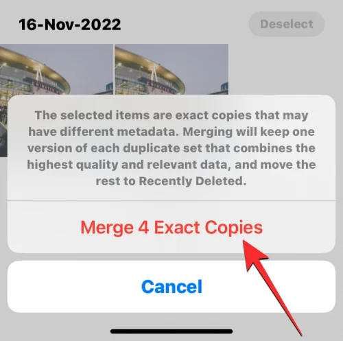 Az ismétlődő fényképek egyesítése iPhone-on