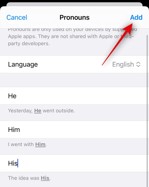 Slik legger du til pronomen for en kontakt på iOS 17