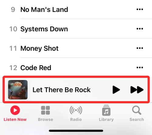 Slik legger du til sanger for å spille neste øyeblikkelig i Apple Music på iPhone