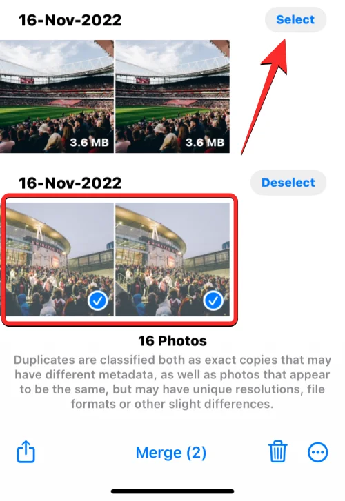 Az ismétlődő fényképek egyesítése iPhone-on