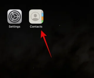 Hvordan lage en kontaktplakat for noen på iPhone med iOS 17