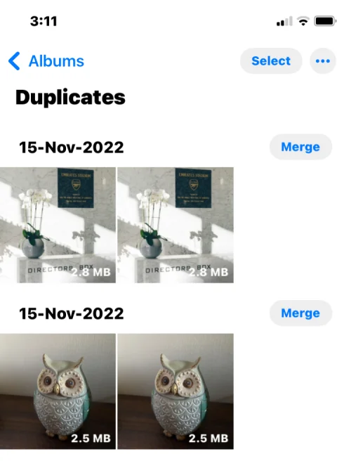 Az ismétlődő fényképek egyesítése iPhone-on