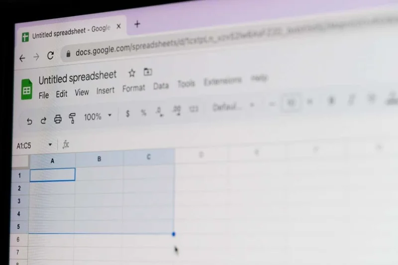 Slik bruker du matriseformler i Google Sheets