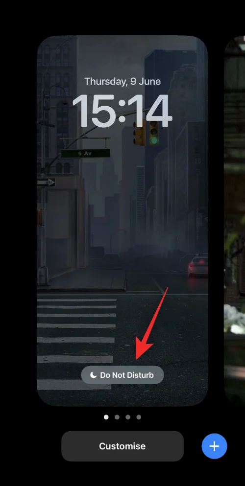 Automatikus váltás több zárolási képernyő között iPhone-on