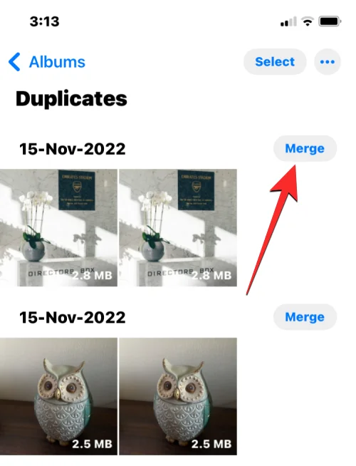 Az ismétlődő fényképek egyesítése iPhone-on