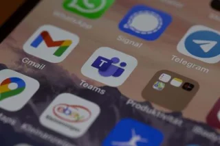 Къде да изтеглите безплатно готини фонови изображения за Microsoft Teams