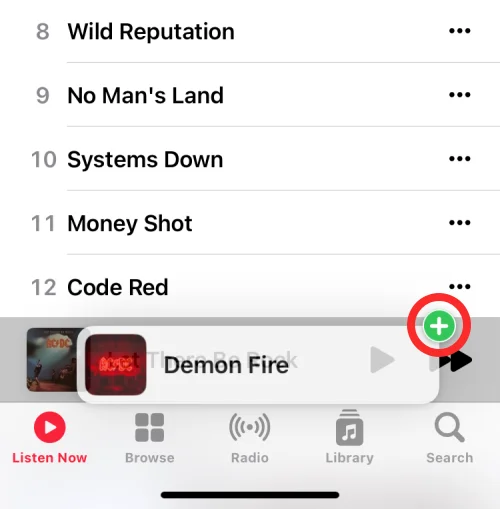 Slik legger du til sanger for å spille neste øyeblikkelig i Apple Music på iPhone