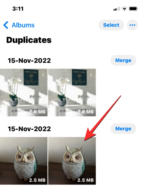 Az ismétlődő fényképek egyesítése iPhone-on