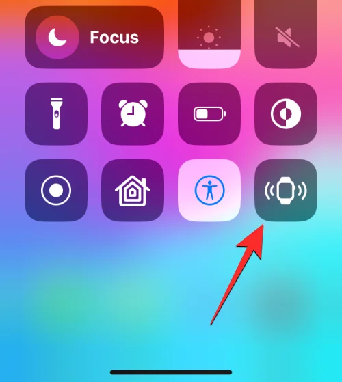Slik pinger du Apple Watch fra kontrollsenteret på iPhone med iOS 17
