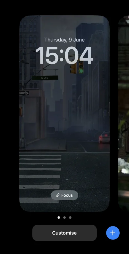 Automatikus váltás több zárolási képernyő között iPhone-on