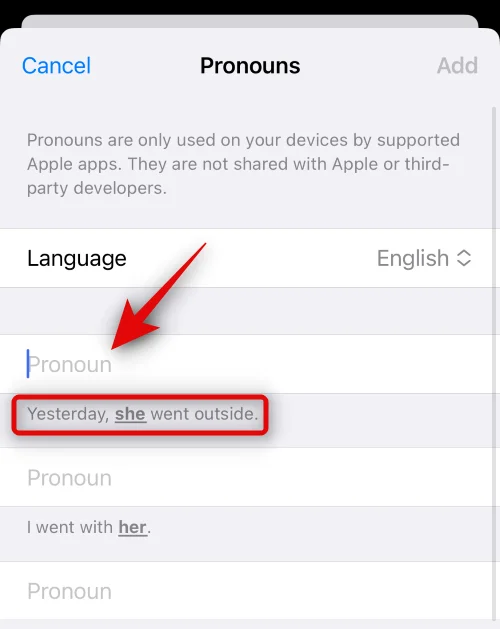 Slik legger du til pronomen for en kontakt på iOS 17