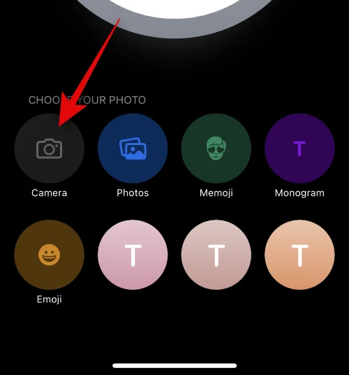 Hogyan készítsünk névjegyposztert valakinek az iPhone készüléken iOS 17 rendszerrel