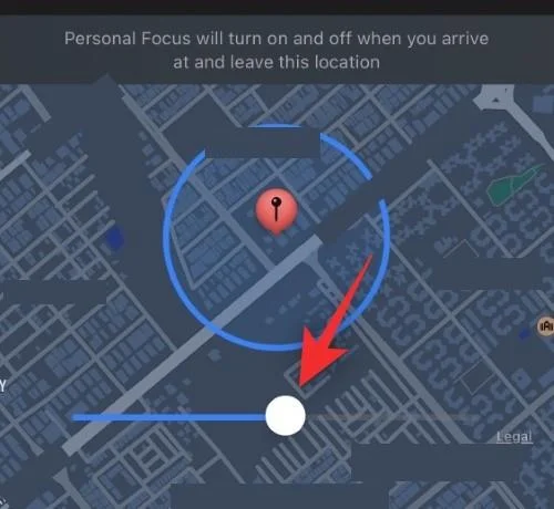 Automatikus váltás több zárolási képernyő között iPhone-on