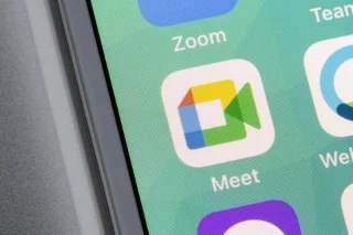 Как да транскрибирате разговори от Google Meet в Google Документи