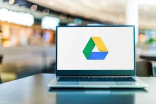 Slik aktiverer du mørk modus for Google Drive