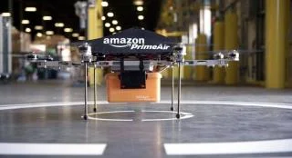 Доставка с дрон на Amazon Prime: Палец нагоре или Палец надолу?