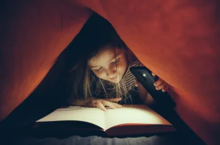 Как да активирам фенерчето на телефона си по 4 различни начина?