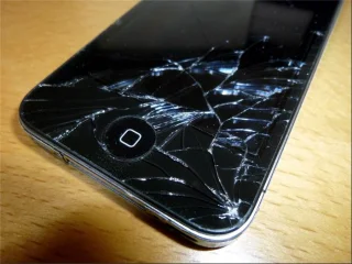 Apple патентова „брана“ за iPhone 8 без пукнатини