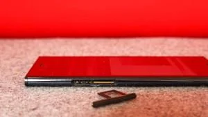 Ревю на Sony Xperia XZ Premium: Смартфонът 4K остава глупав, но самият телефон е супер