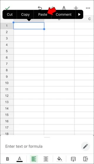 Slik slår du sammen faner i Google Sheets