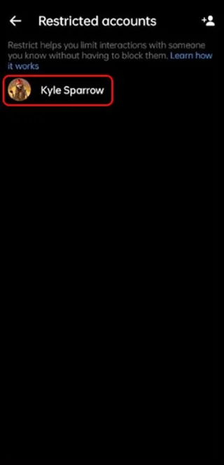 Jak zobrazit omezené zprávy v Messengeru