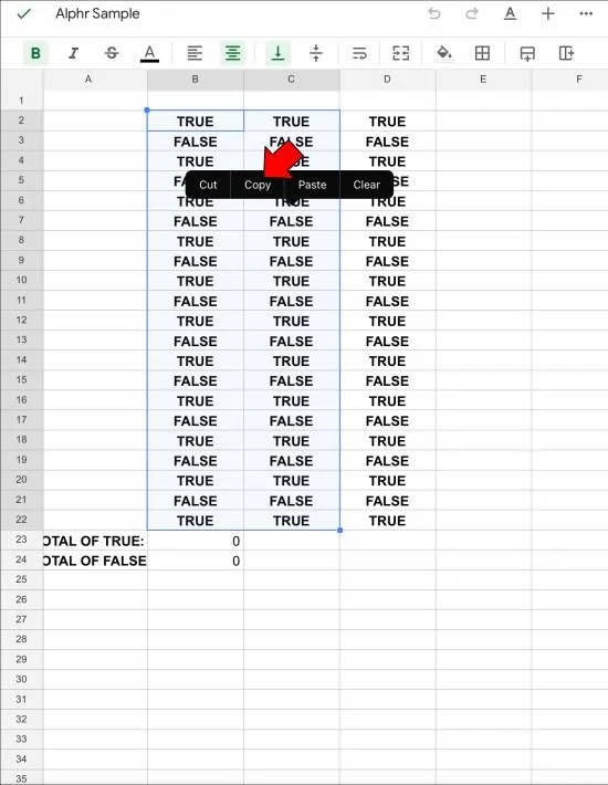 Slik slår du sammen faner i Google Sheets