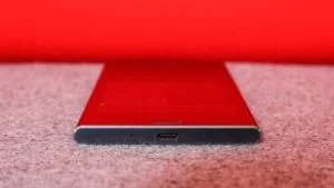 Ревю на Sony Xperia XZ Premium: Смартфонът 4K остава глупав, но самият телефон е супер
