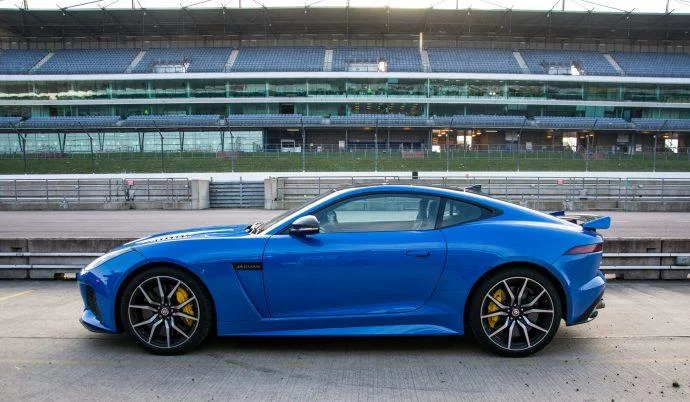 Οδηγούμε την Jaguar F-Type SVR 2018