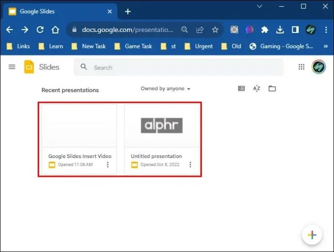 Πώς να εισαγάγετε βίντεο στις διαφάνειες Google